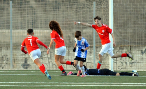 El We FC se llevó el derbi ante el Español Albolote (JAVIER PALMA)