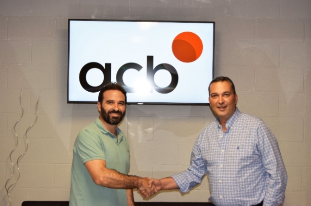 Pablo García junto al presidente Óscar Fernández-Arenas (FUNDACIÓN CB GRANADA)