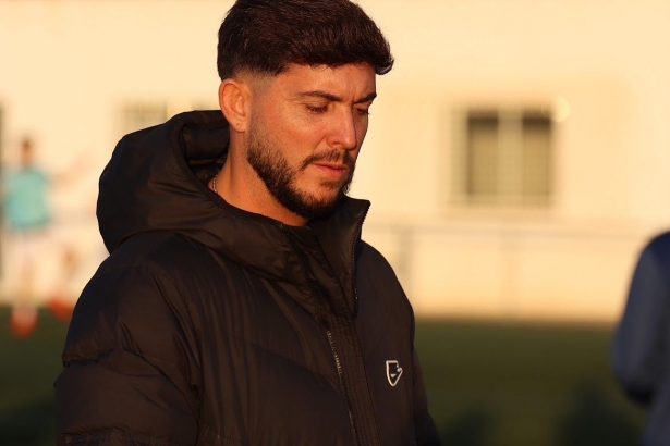 Julio Catalá, entrenador del Arenas de Armilla (JOSÉ ANDRÉS FERNÁNDEZ / ARENAS DE ARMILLA)