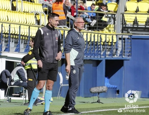 Miguel Álvarez, durante el Villarreal B - Granada (LALIGA)