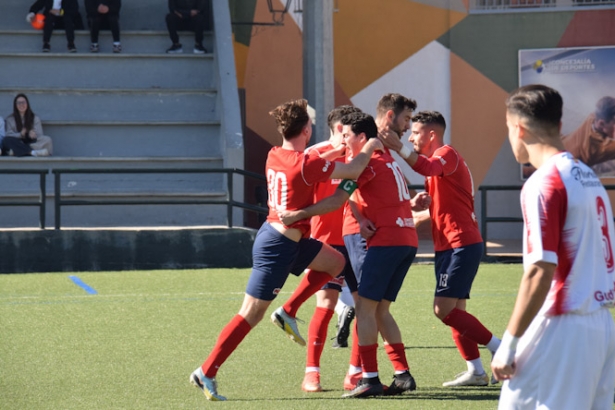 El Churriana CF celebra un gol (JOSÉ REQUENA) 