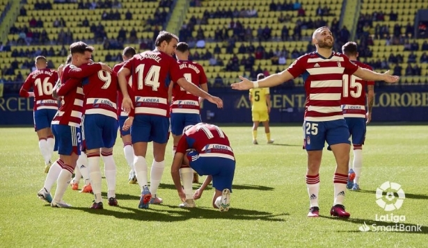 La victoria en Villarreal le permite al Granada engancharse a la pelea por el ascenso directo (LALIGA)