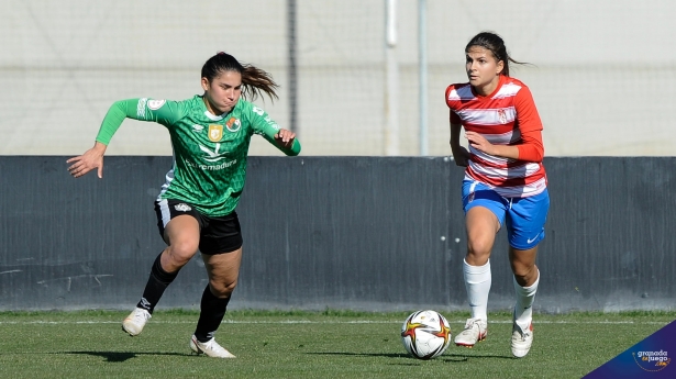 Laura Pérez, durante el partido frente al Cacereño la pasada temporada (JOSÉ M. BALDOMERO)