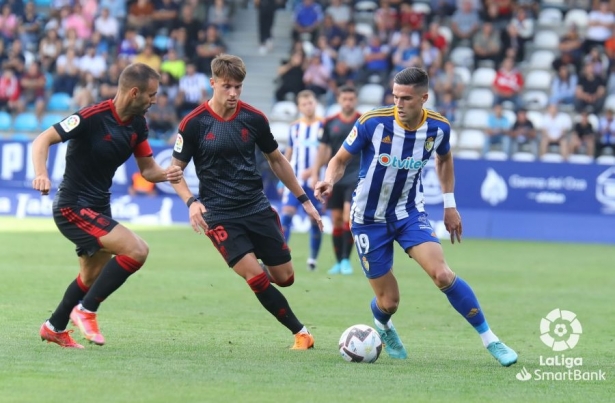 Lance del partido de la primera vuelta entre la Ponferradina y el Granada (LALIGA)
