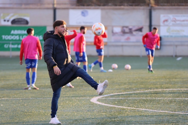 Julio Catalá, entrenador del Arenas de Armilla (JOSÉ ANDRÉS FERNÁNDEZ / ARENAS DE ARMILLA)