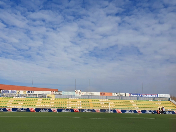 Nuevos asientos en el Municipal `Pepe Poyatos` (AYTO. GUADIX)