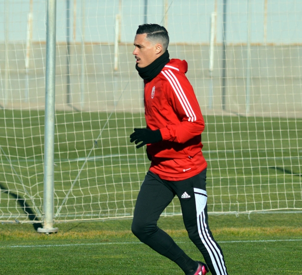 Callejón, en un entrenamiento con el Granada (JAVIER PALMA)