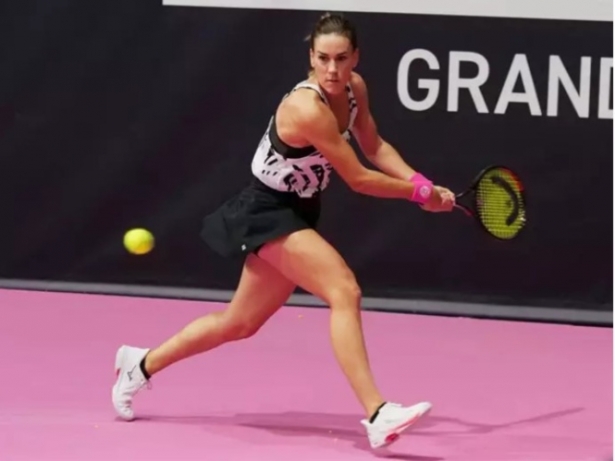 La tenista granadina Nuria Párrizas durante un torneo (PATRICK CANNAUX / DPPI / AFP7 / EUROPA PRESS)