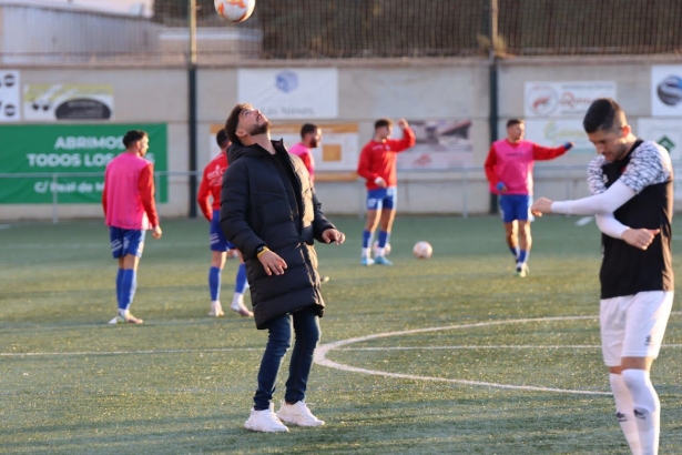 Julio Catalá, entrenador del Arenas de Armilla (JOSÉ ANDRÉS FERNÁNDEZ / ARENAS DE ARMILLA)