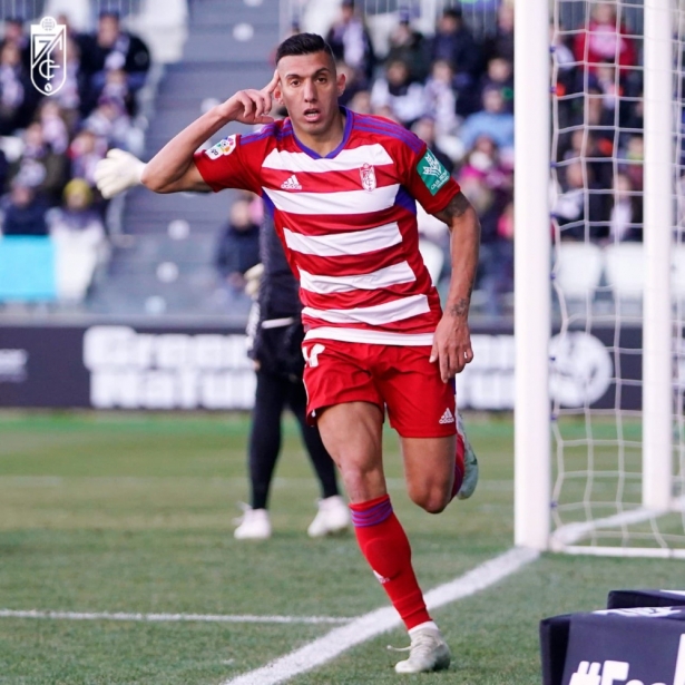 Uzuni celebra su gol (GRANADA CF) 