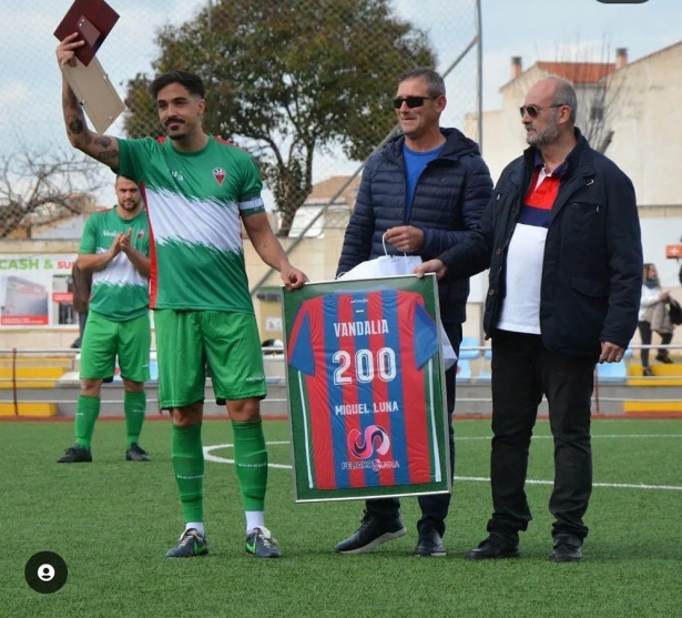 Homenaje a Migue Luna (VANDALIA DE PELIGROS)