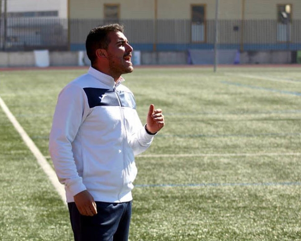 Leo Fernández, entrenador del CF Alhendín (MIGUEL JÁIMEZ)