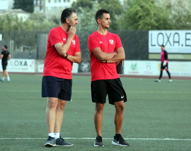 Rafa Requena, a la izquierda, en un entrenamiento del equipo (LOJA CD)