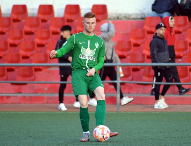 Taylor, jugador del Atarfe Industrial, en uno de los últimos partidos (J. PALMA)