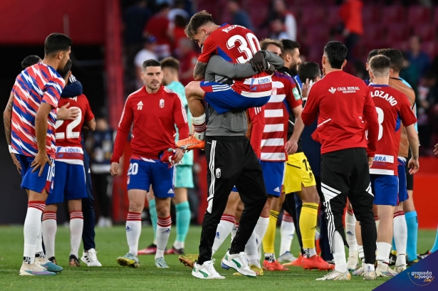Ricard celebra el triunfo (BALDOMERO)