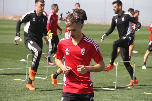 Bryan Zaragoza durante un entrenamiento (AZCOYTIA)