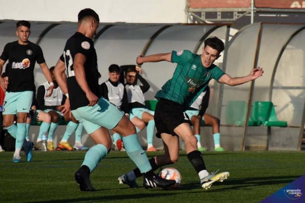 El CD Huétor Vega pelea por el play off de ascenso (JOSÉ M. BALDOMERO) 