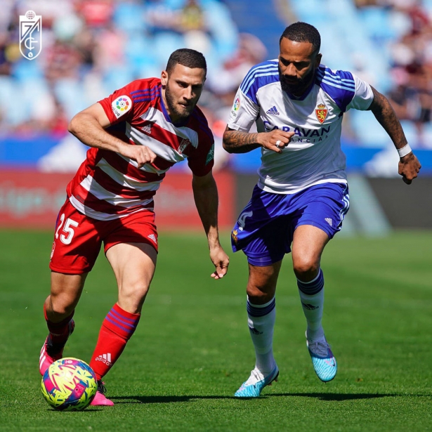 Weissman en una acción del encuentro ante el Real Zaragoza (GRANADA CF) 