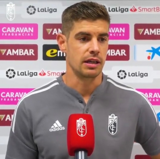 Raúl Fernández ha atendido a los medios del club (@GranadaCF)
