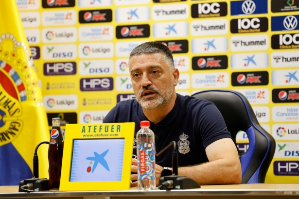 García Pimienta, en rueda de prensa (UDLASPALMAS.ES)