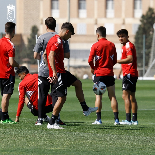 Entrenamiento del Recreativo de Granada (GRANADA CF)