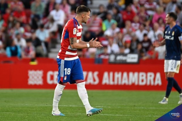Petrovic anima a sus compañeros (BALDOMERO) 