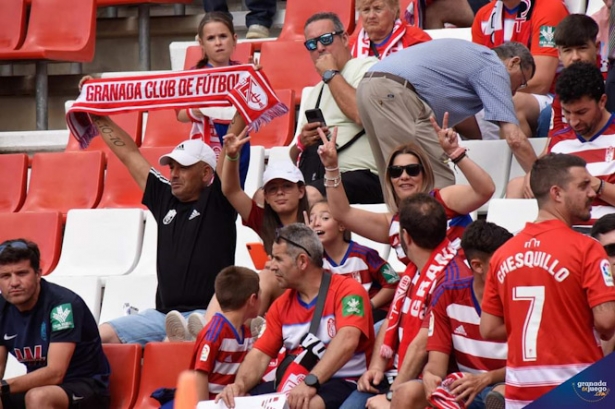 Afición del Granada CF (JOSÉ M. BALDOMERO)