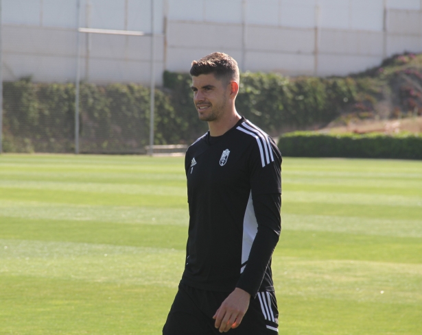Raúl Fernández, en el dique seco (AZCOYTIA)