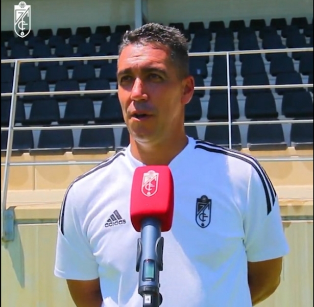 Juan Antonio Milla tras el partido en San Roque (GRANADA CF)