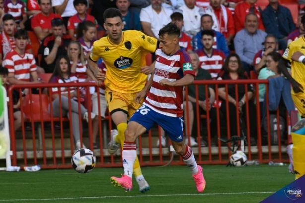 Brian Zaragoza fue el mejor del Granada CF (JOSÉ M. BALDOMERO) 