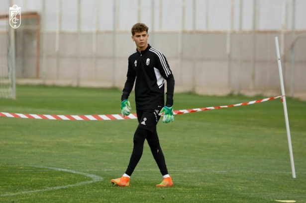 Fran Árbol durante un entrenamiento con el Granada CF (GRANADA CF)