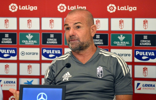 Paco López, entrenador Granada CF, en un momento de la rueda de prensa (J. PALMA)