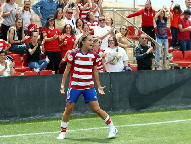 Laura Pérez celebra el gol (JOSÉ ANDRÉS FERNÁNDEZ)