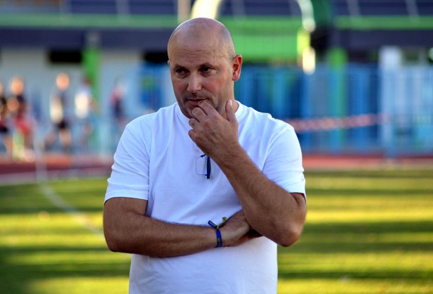Thierry Pérez no continuará al frente del CD Huétor Tájar (J. PALMA)