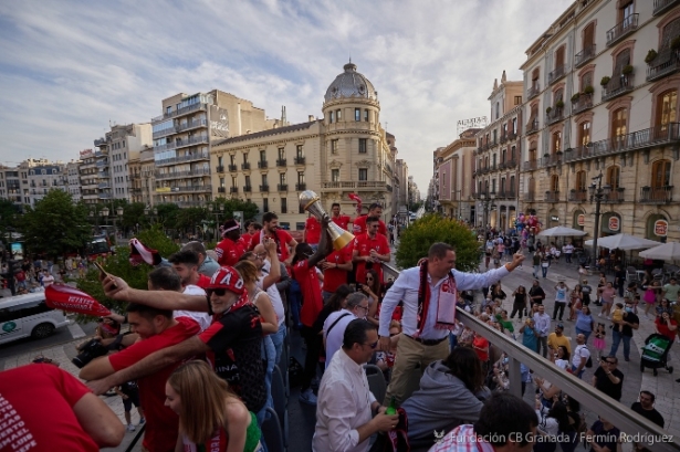 Celebración del ascenso a la Liga ACB la temporada pasada (FERMÍN RODRÍGUEZ / FUNDACIÓN CB GRANADA)
