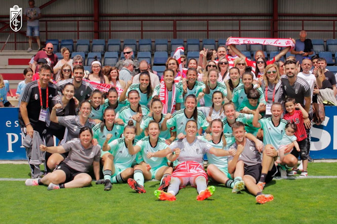 El Granada CF Femenino celebra el pase a la final (GRANADA CF FEMENINO)