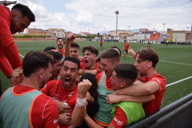 Pule celebra el gol (JOSÉ REQUENA) 