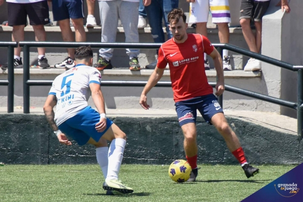 Mario Requena encara al lojeño Javier (JOSÉ M. BALDOMERO) 