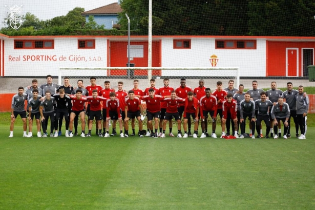 El Recreativo ha preparado el partido en Mareo (GRANADA CF)