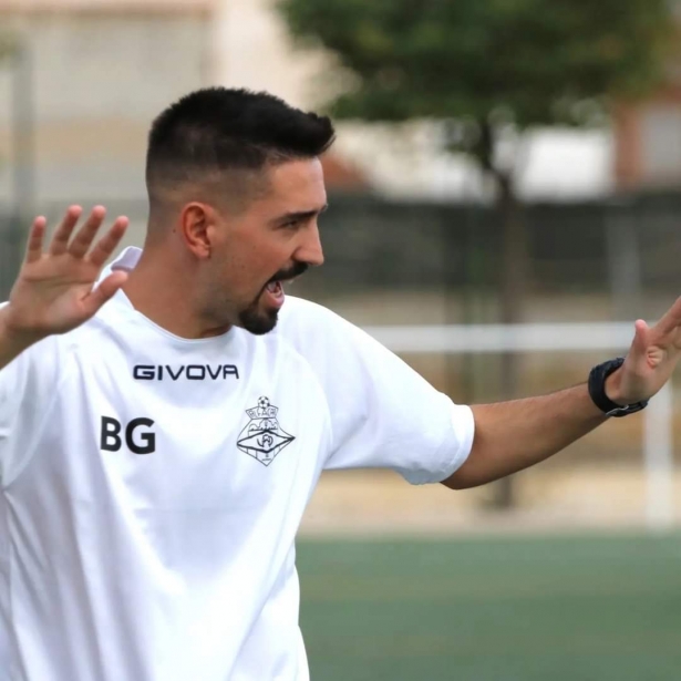 El entrenador de la UD Alfacar, Borja García