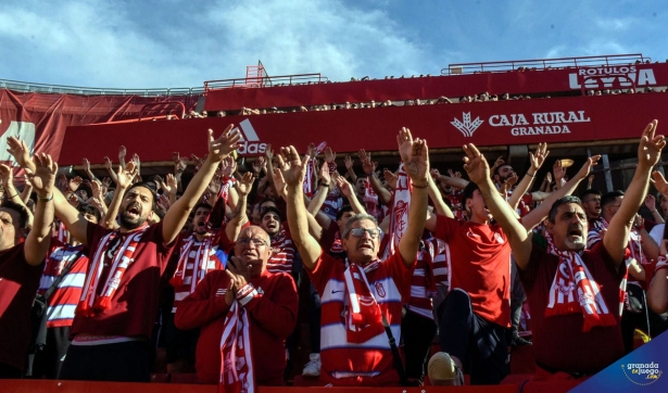 Afición del Granada CF (JOSÉ M. BALDOMERO)