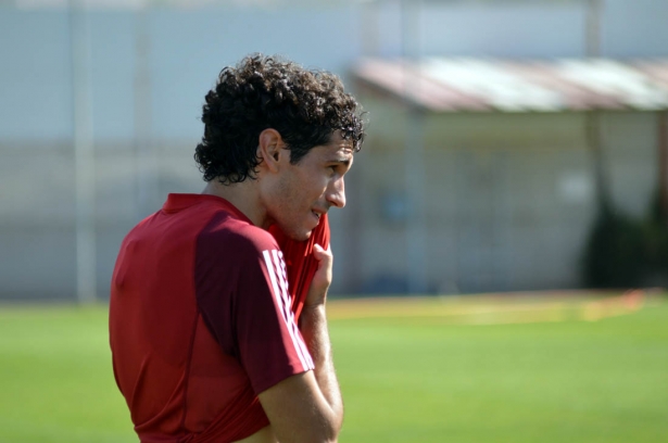 Jesús Vallejo ya suda la camiseta del Granada CF en esta pretemporada (J. PALMA)