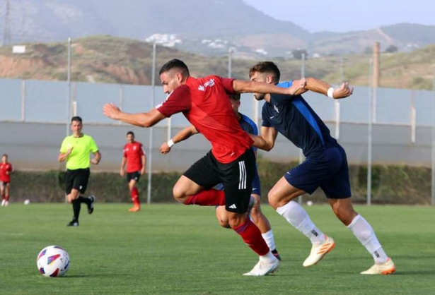 Partido amistoso del Granada CF ante el San Fernando (JOSÉ ANDRÉS FERNÁNDEZ)