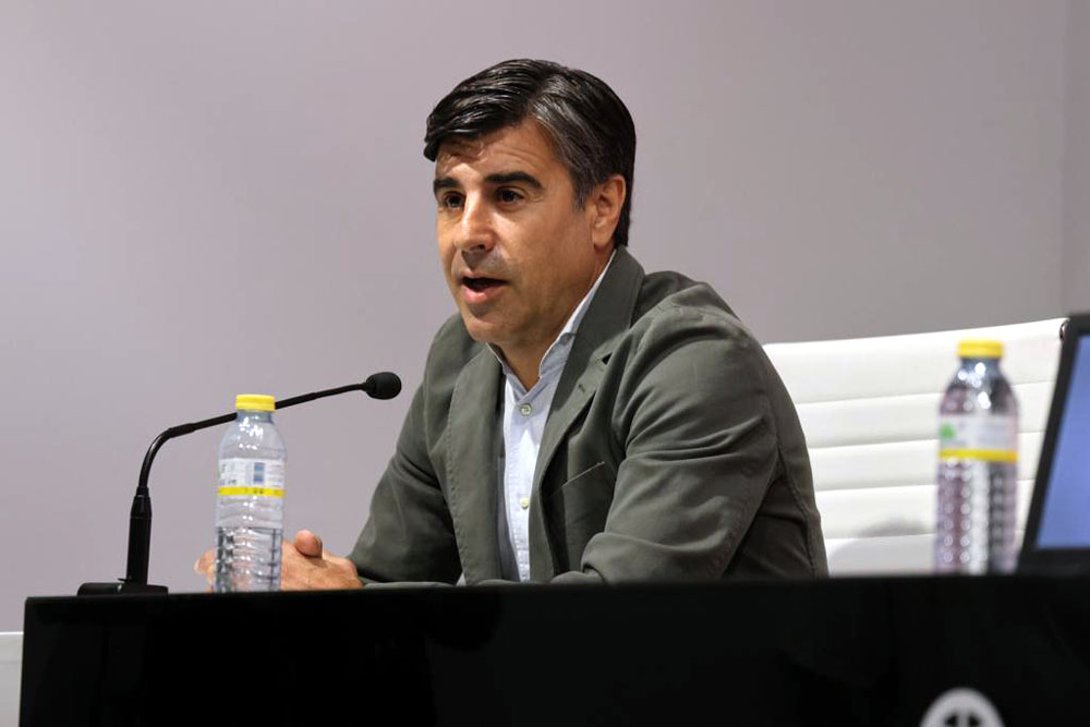 Nico Rodríguez, director deportivo del Granada CF, en un momento de la rueda de prensa (JOSÉ ANDRÉS FERNÁNDEZ) Nico Rodríguez, director deportivo del Granada CF, en un momento de la rueda de prensa (JOSÉ ANDRÉS FERNÁNDEZ)