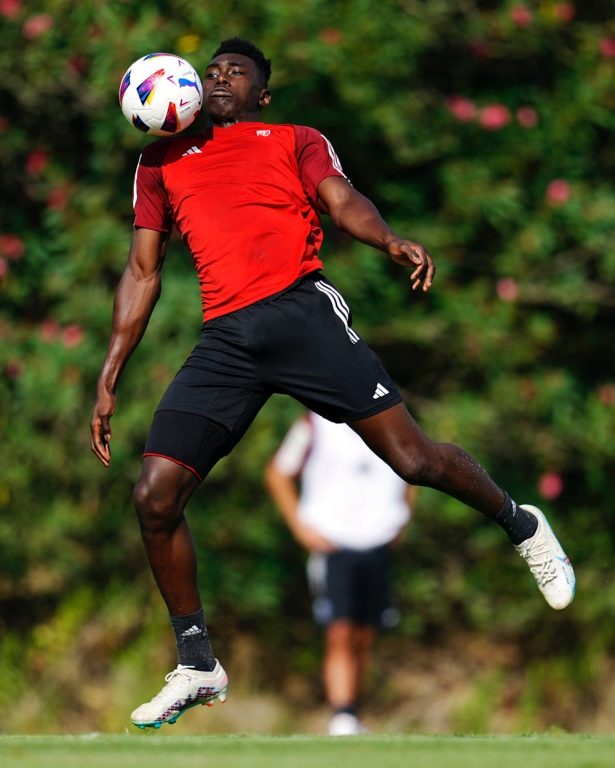 Samu durante un entrenamiento con el Granada CF (GRANADA CF)