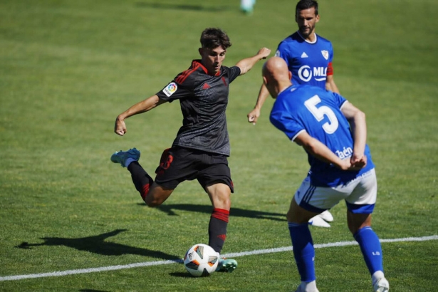 Imagen del partido entre Recreativo y Linares (GRANADA CF)