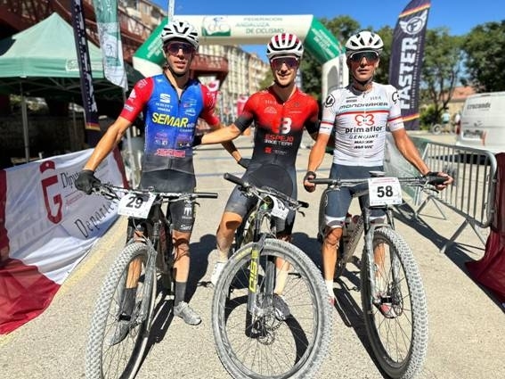 Podium Masculino (FAC) 