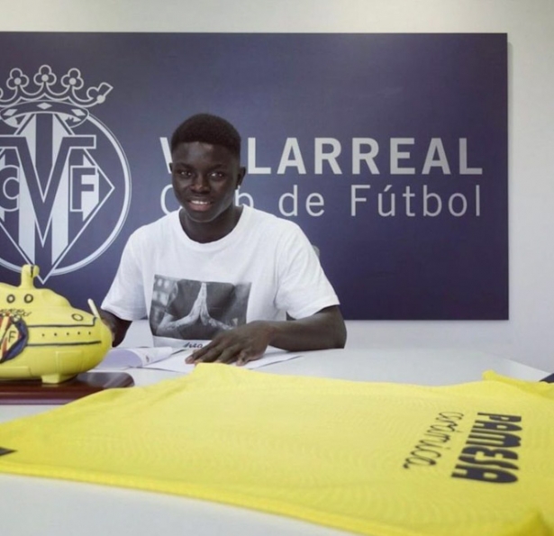 Coque firma su contrato con el Villarreal 