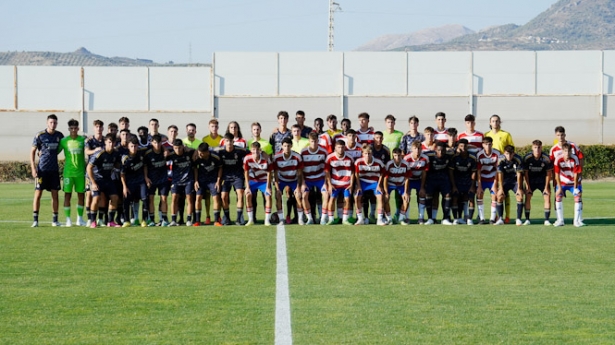 Foto de familia tras el partido (GRANADA CF)