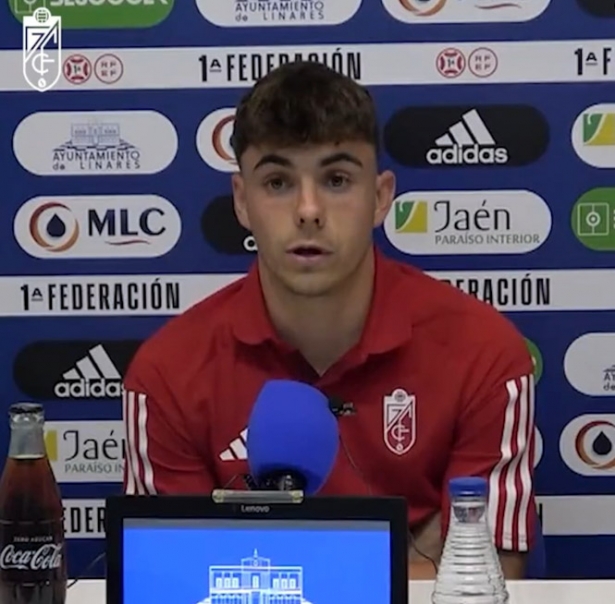 Pablo Sáenz en la rueda de prensa post partido (GRANADA CF)
